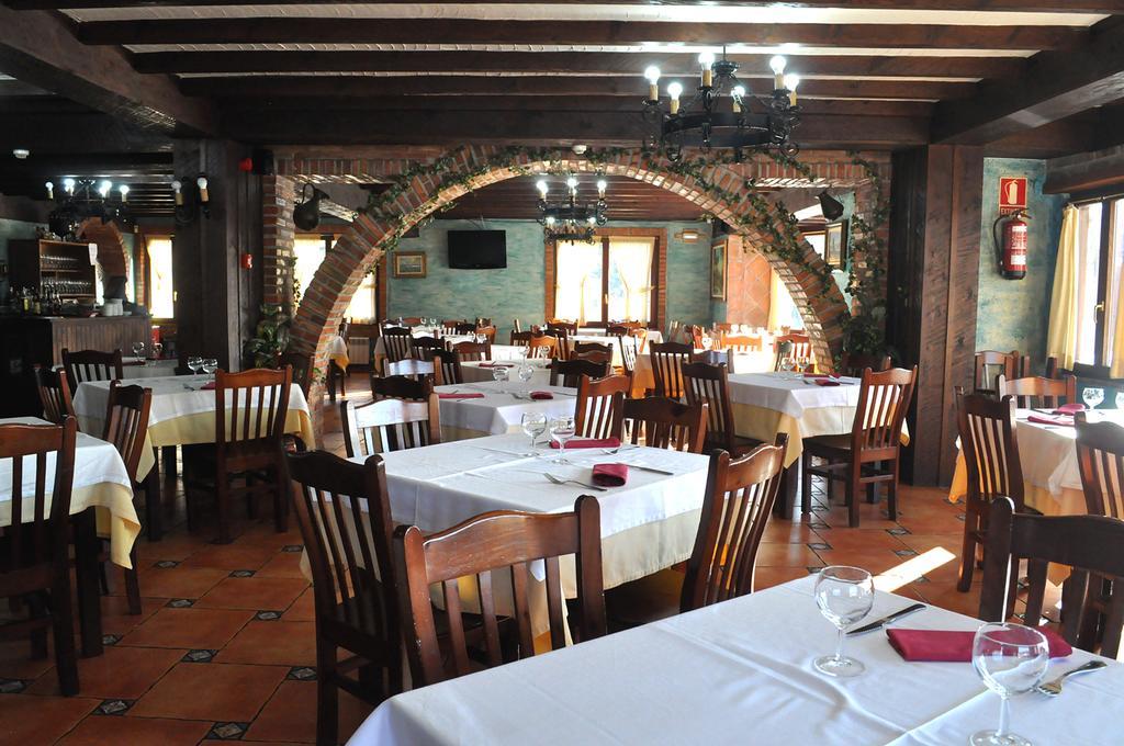 Hotel Restaurante La Parra Ля Франка Экстерьер фото